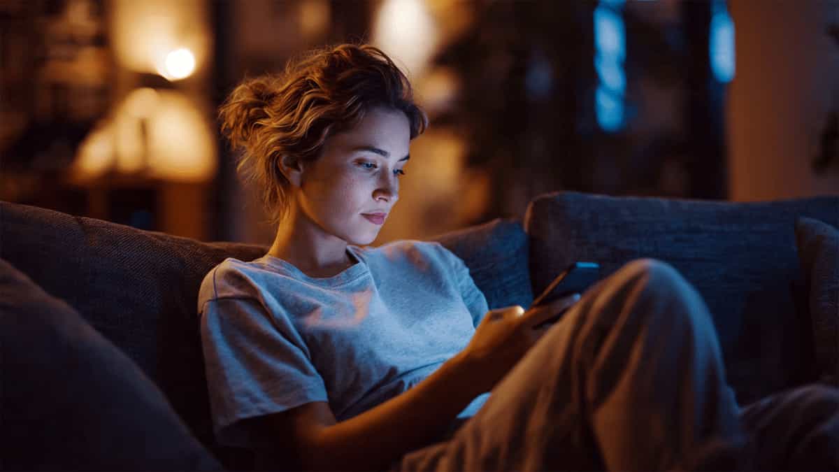 How Social Media Algorithms Shape Human Behavior (Without Us Realizing)